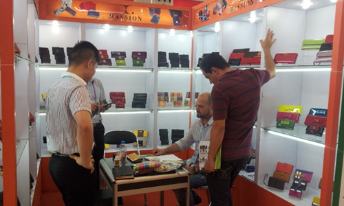 hassion <a href='../product/index.html' class='keys' title='Click to check the relevant information of wallet' target='_blank'>wallet</a> in canton fair 2013