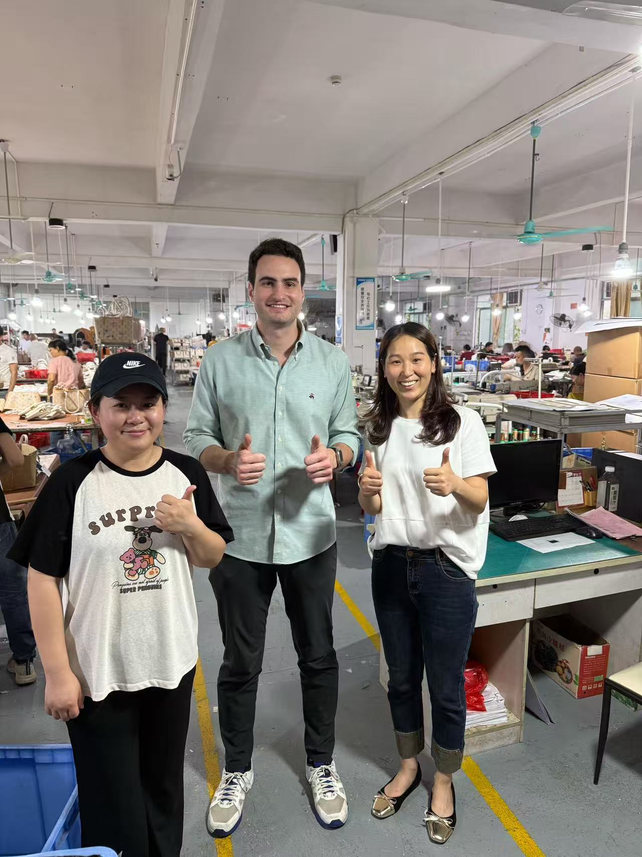 Overseas clients visiting HASSION production workshop