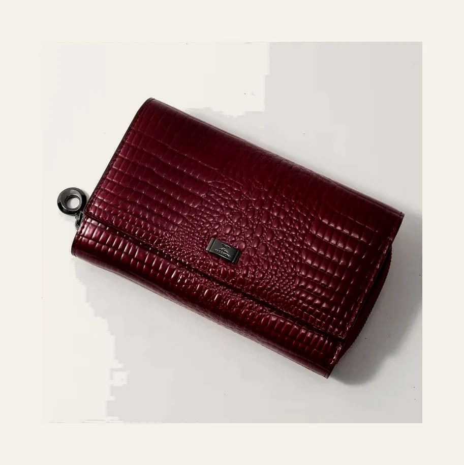 Red croc-embossed women's zip wallet